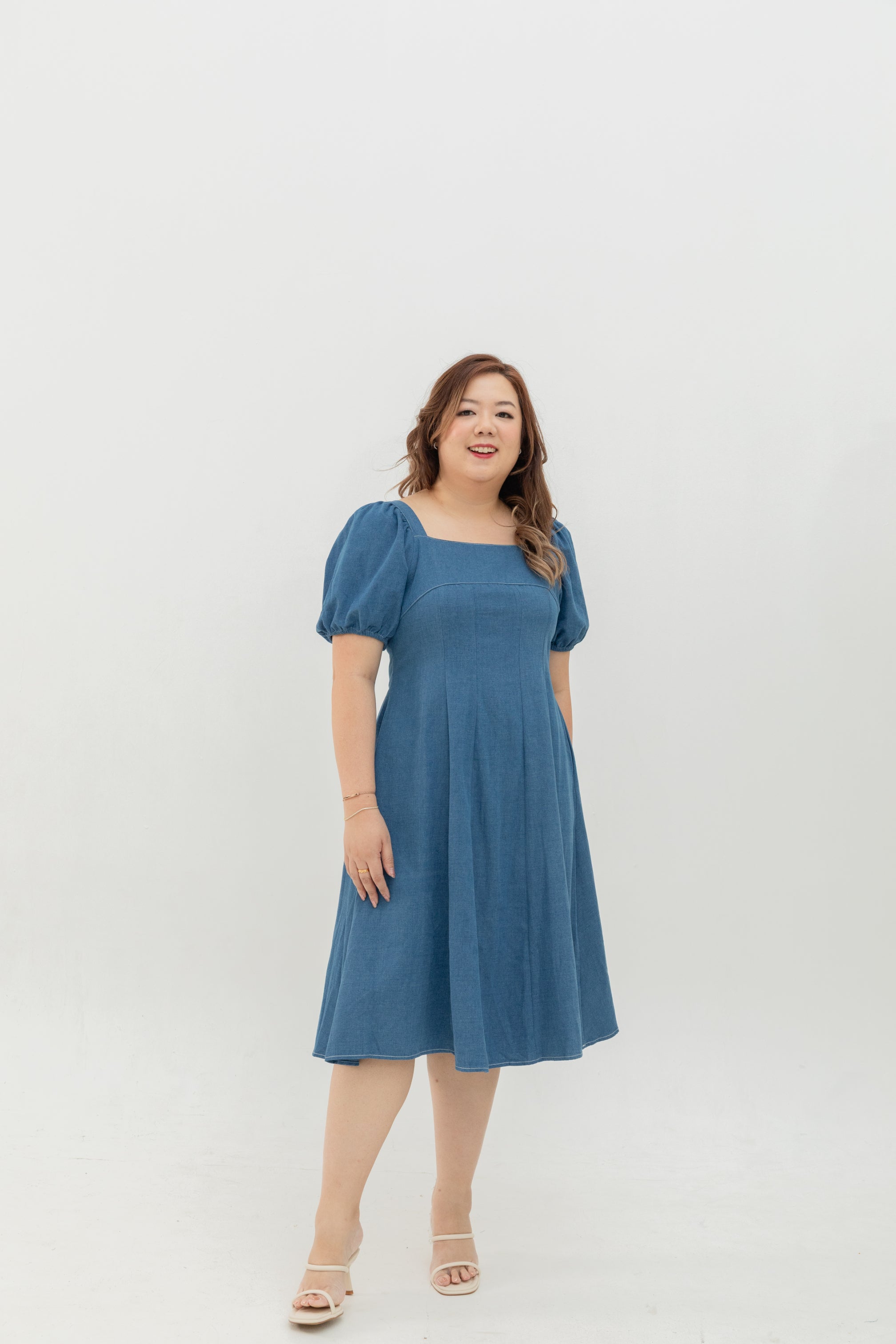 Smocked-back Soft Denim Dress (Fresh Blue) – ELTWINE
