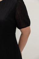 Feather-Light Crinkled Midi Dress (Black) - ELTWINE