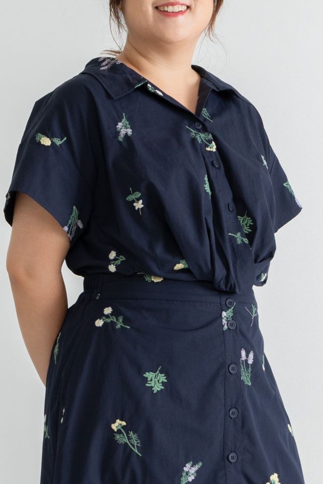 Twist Hem Oversize (Navy Wild Florals)