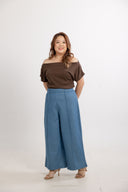Linear Wide-Leg Jeans (Light Wash)