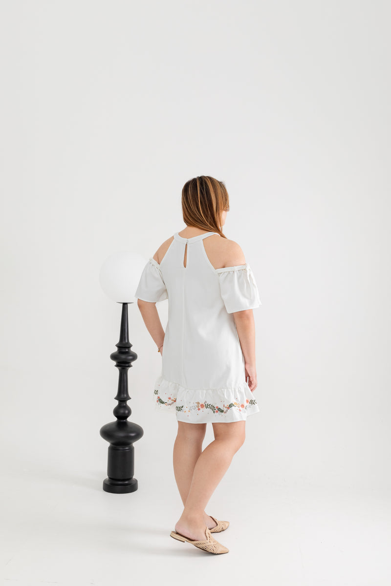 Embroidery Posies Hem Dress (White) - édition limitée