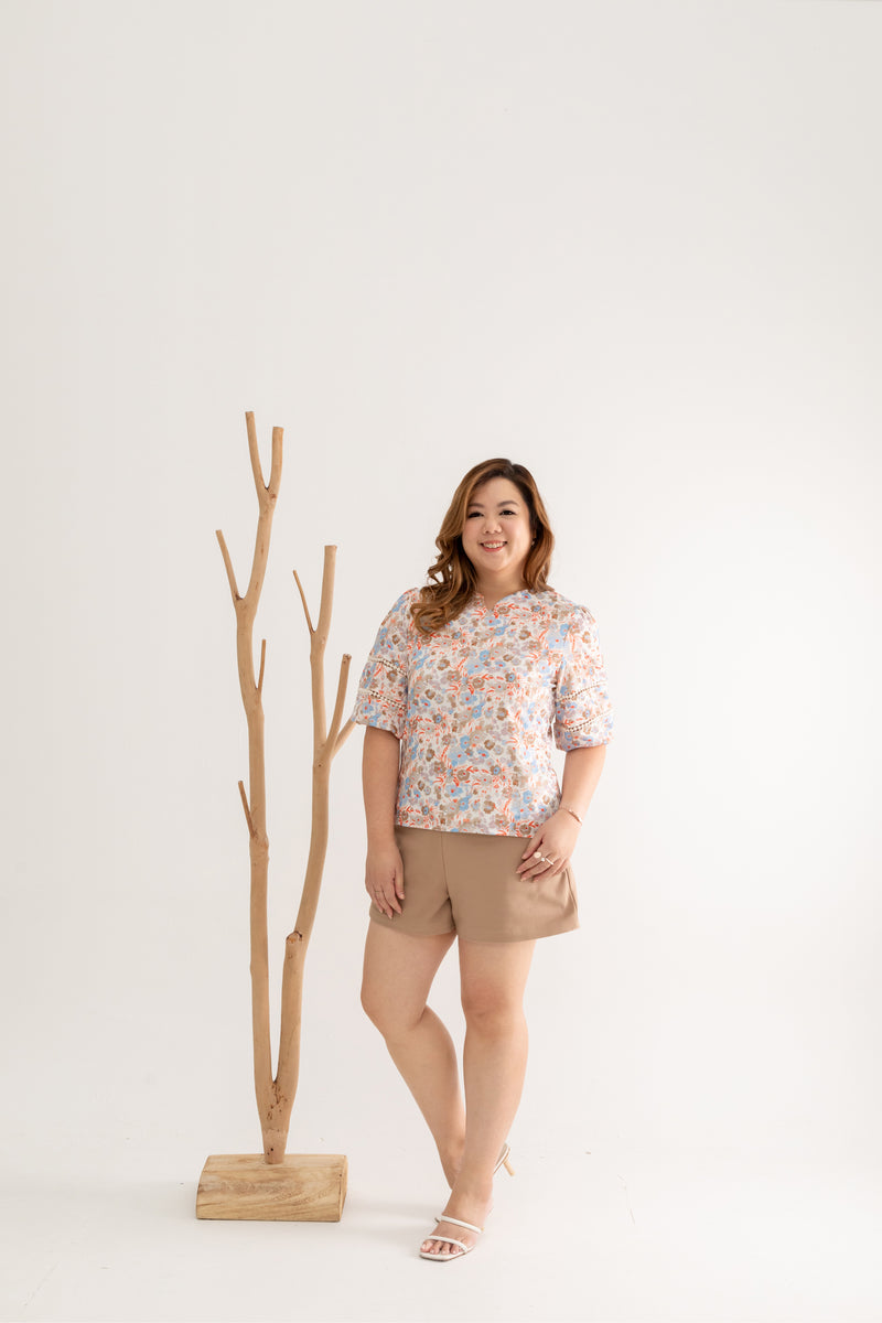 Akari Notched Top (Summer Floral)