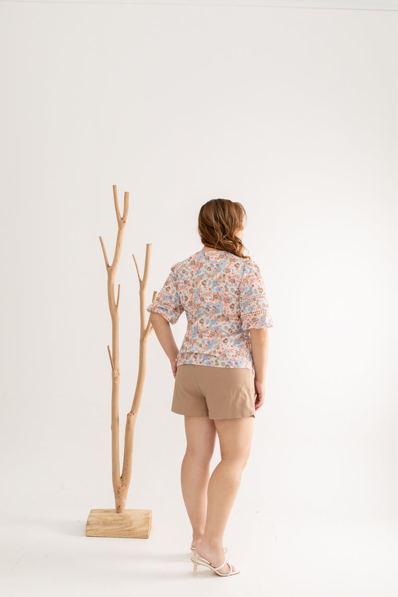 Akari Notched Top (Summer Floral)