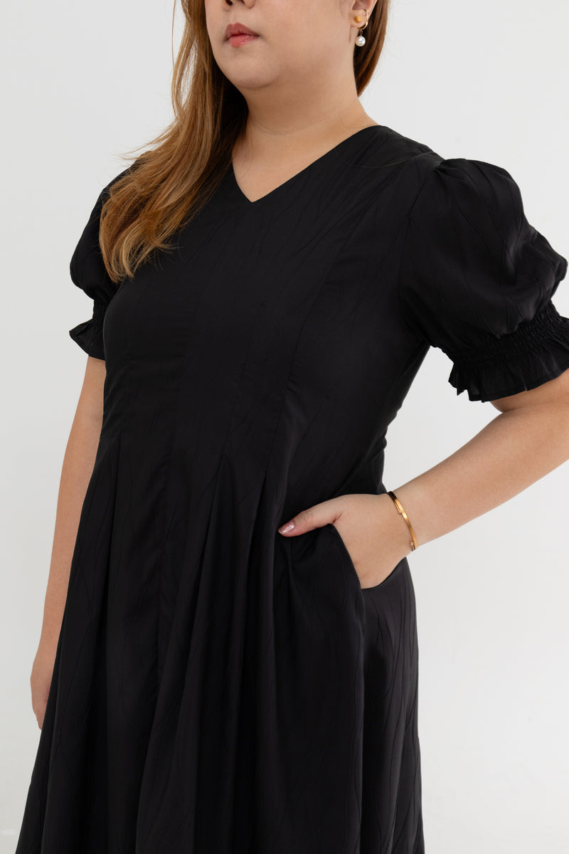 Textured Belted Dress (Black)
