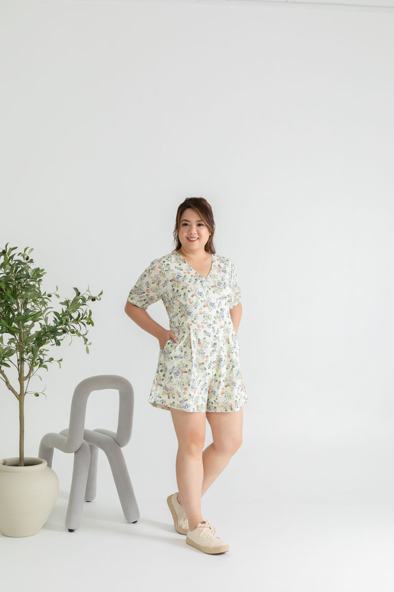 Tropical Vacay Romper (Creme Floral)