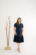 Pleats Bottom Embroidery Midi Dress (Édition limitée - Navy)