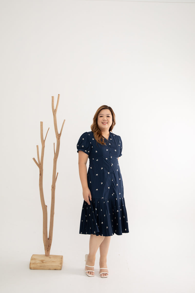 Pleats Bottom Embroidery Midi Dress (Édition limitée - Navy)