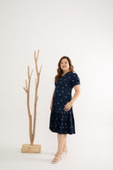 Pleats Bottom Embroidery Midi Dress (Édition limitée - Navy)