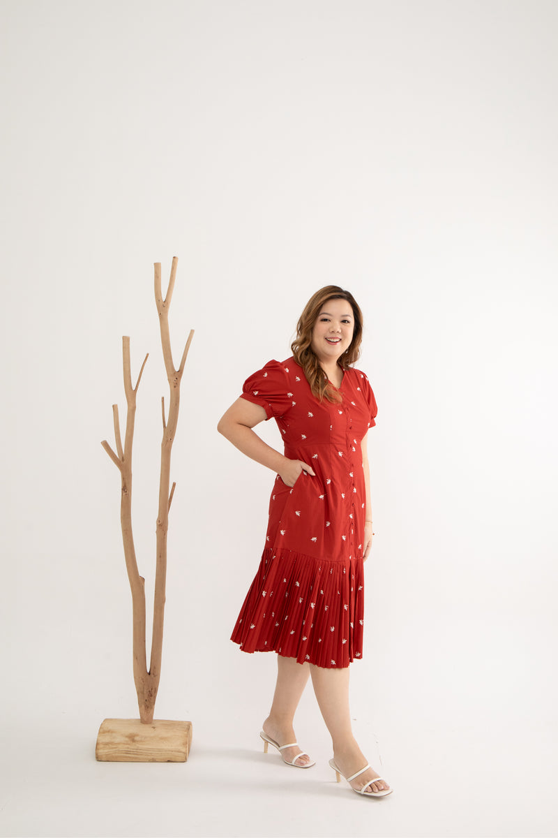 Pleats Bottom Embroidery Midi Dress (Édition limitée - Red)