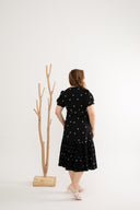 Pleats Bottom Embroidery Midi Dress (Édition limitée - Black)