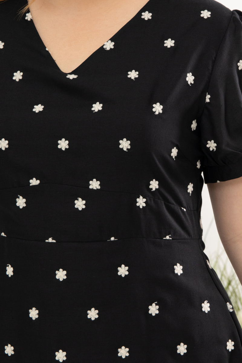 Embroidery Scallop Hem Dress-Romper (Black)