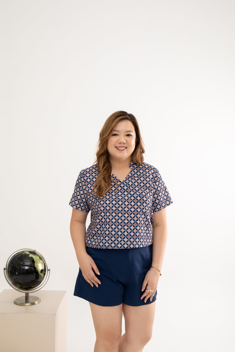 Mandarin Collar Top (Édition Limitée Navy Peranakan)