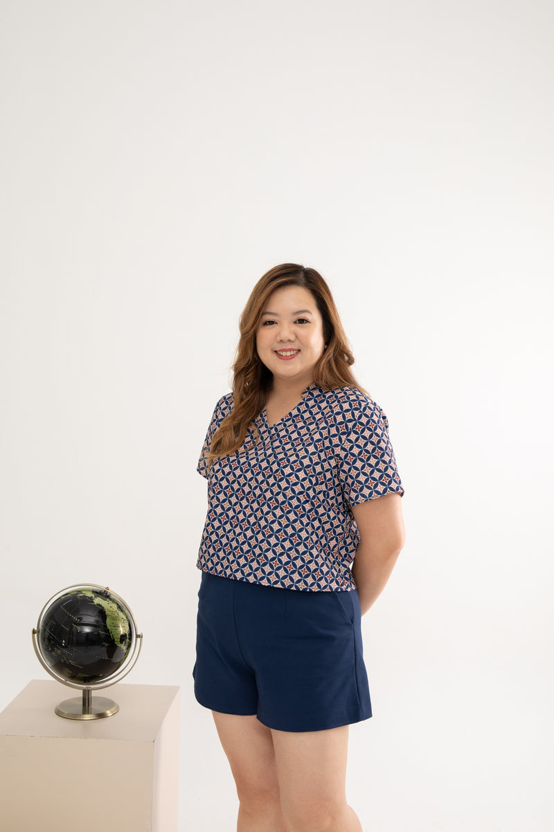 Mandarin Collar Top (Édition Limitée Navy Peranakan)