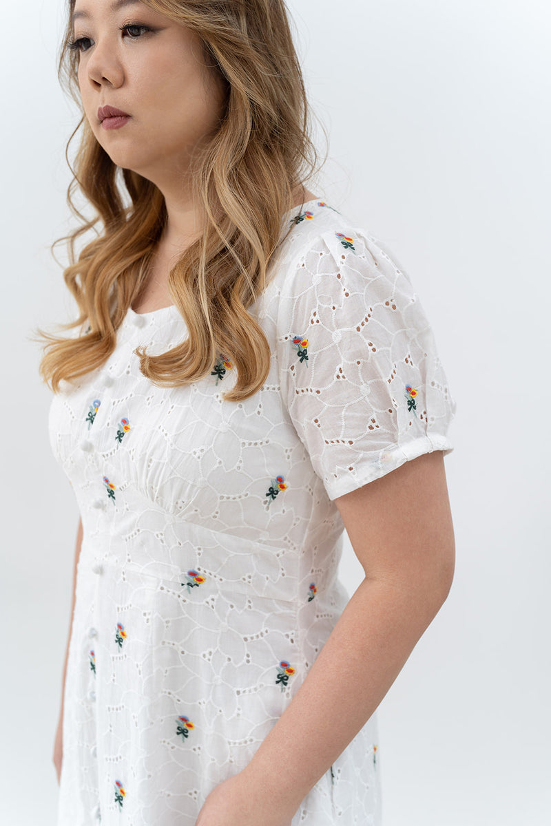 Embroidery Crochet Dress (White)
