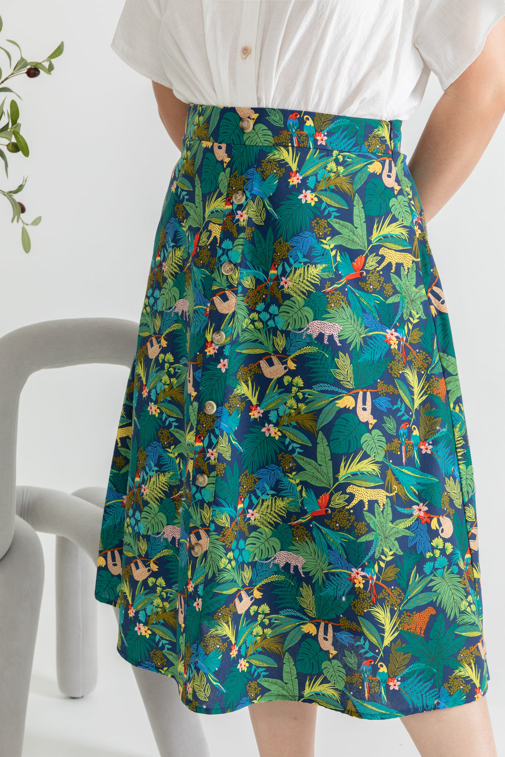 Tortoise Shell Buttons Printed Skirt (Safari Forest)