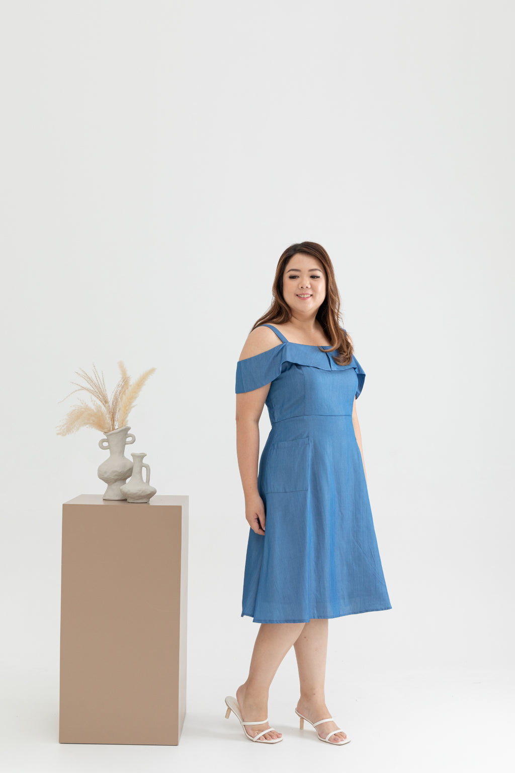 Front Pockets Cold Shoulder Midi Dress (Denim Blue)