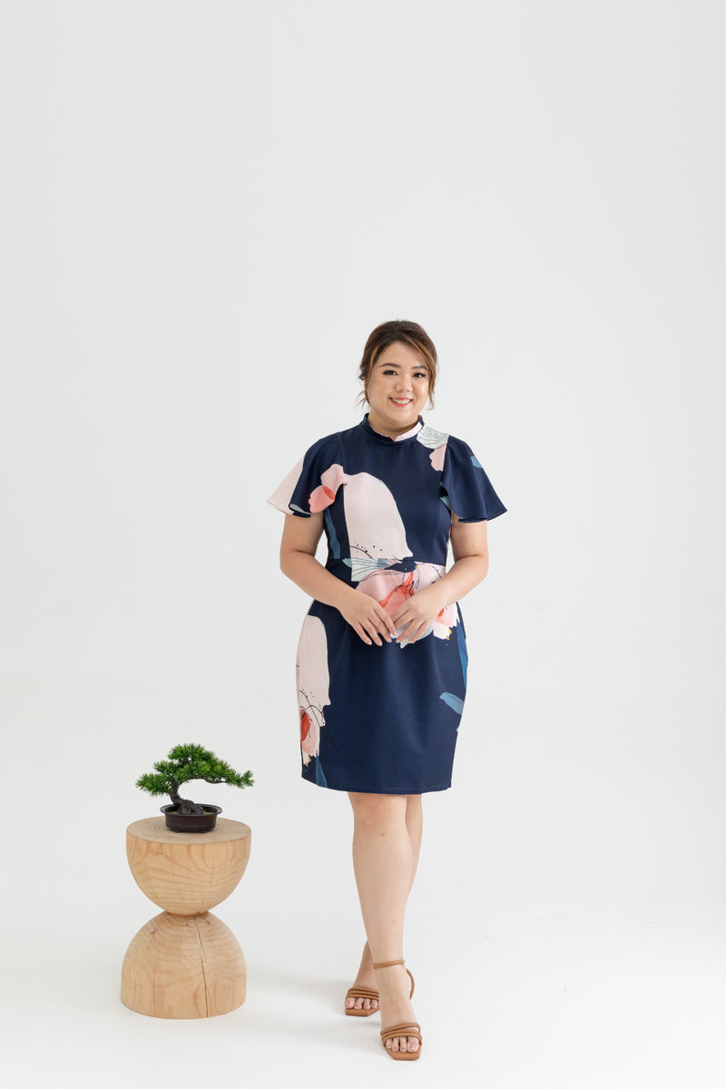 Detachable Mandarin Collar Shift Dress (édition limitée print - Navy Florals)