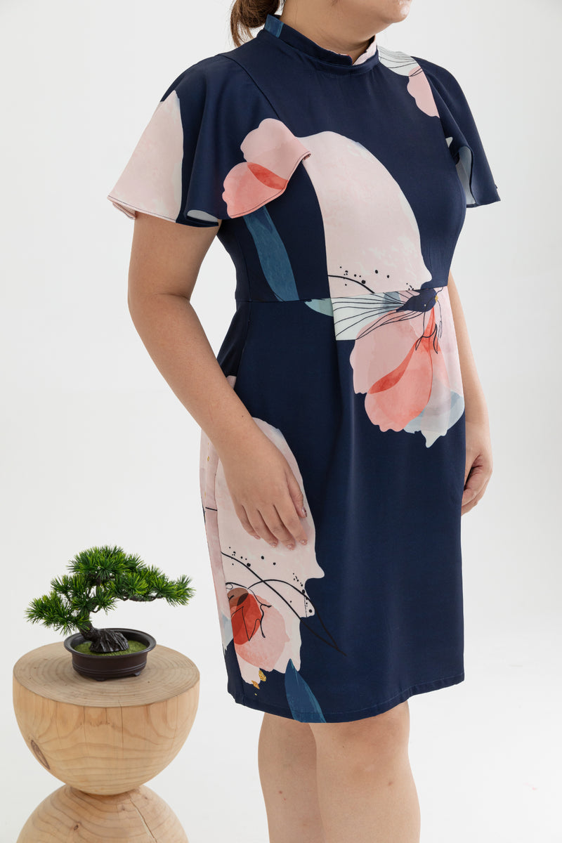 Detachable Mandarin Collar Shift Dress (édition limitée print - Navy Florals)