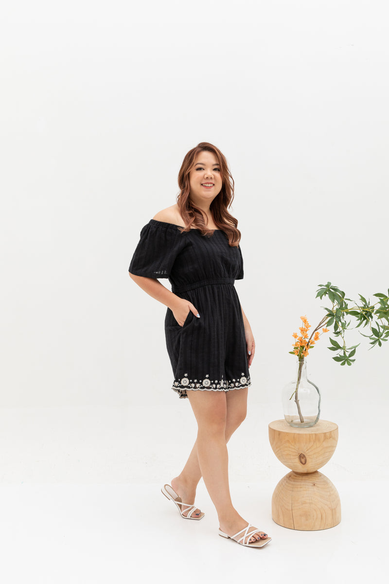 2-way wear - Resort Embriodery Romper (Black)