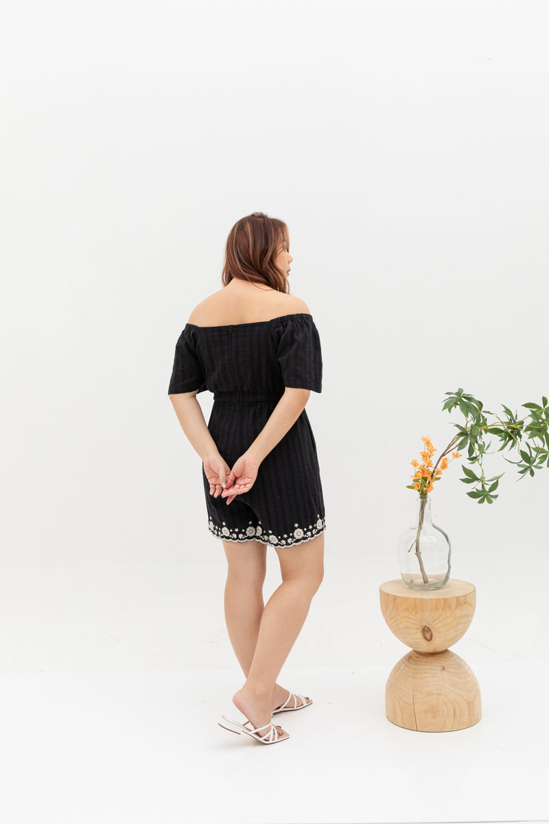 2-way wear - Resort Embriodery Romper (Black)