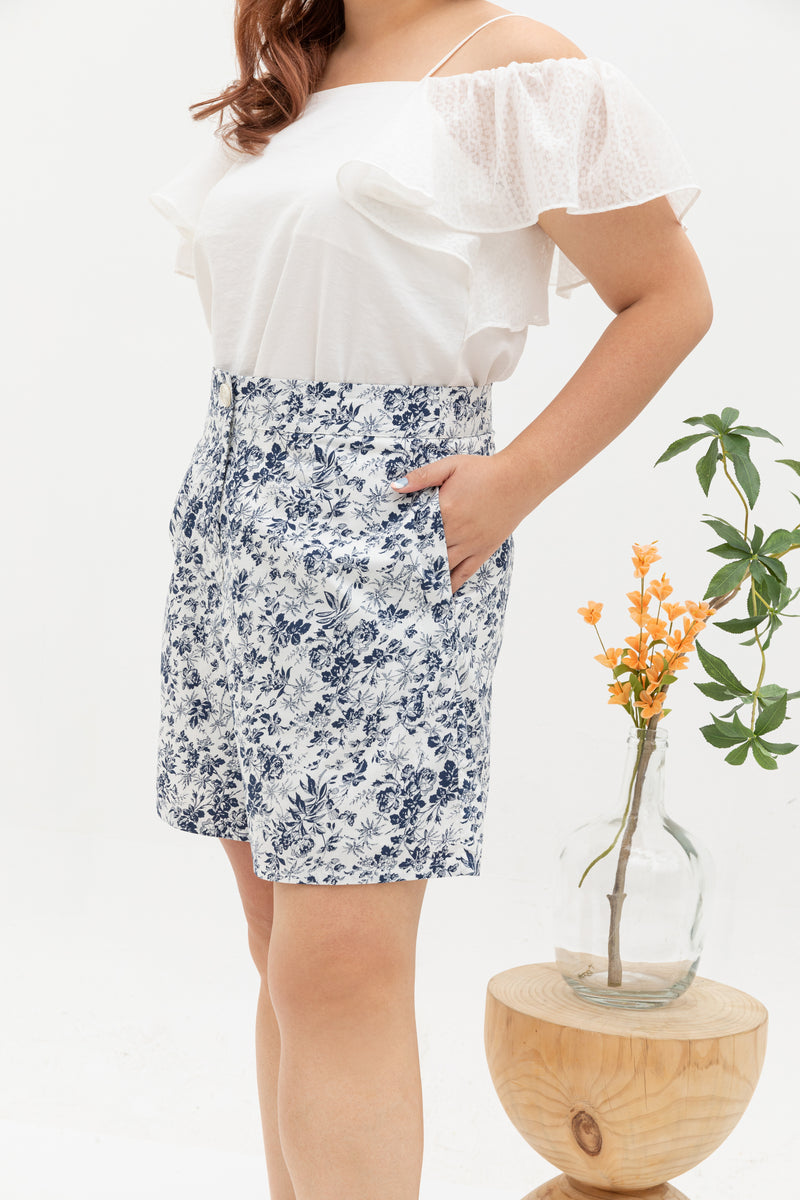 (Co-ord) Tortoise Button Short Berms in White Prints