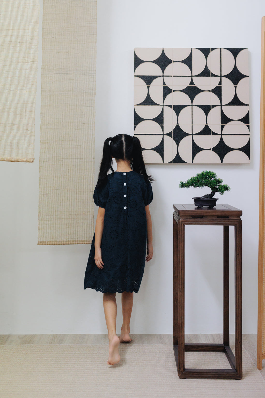 (GIRL) Eyelet Scallop Hem Dress (Navy)