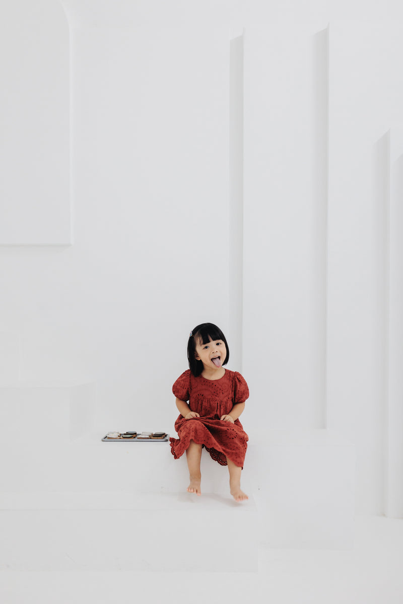 (GIRL) Crochet Scallop Hem Dress (Burnt Orange)