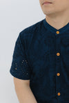 (MEN) Mandarin Collar with Wooden Button Shirt  (Navy Eyelet)