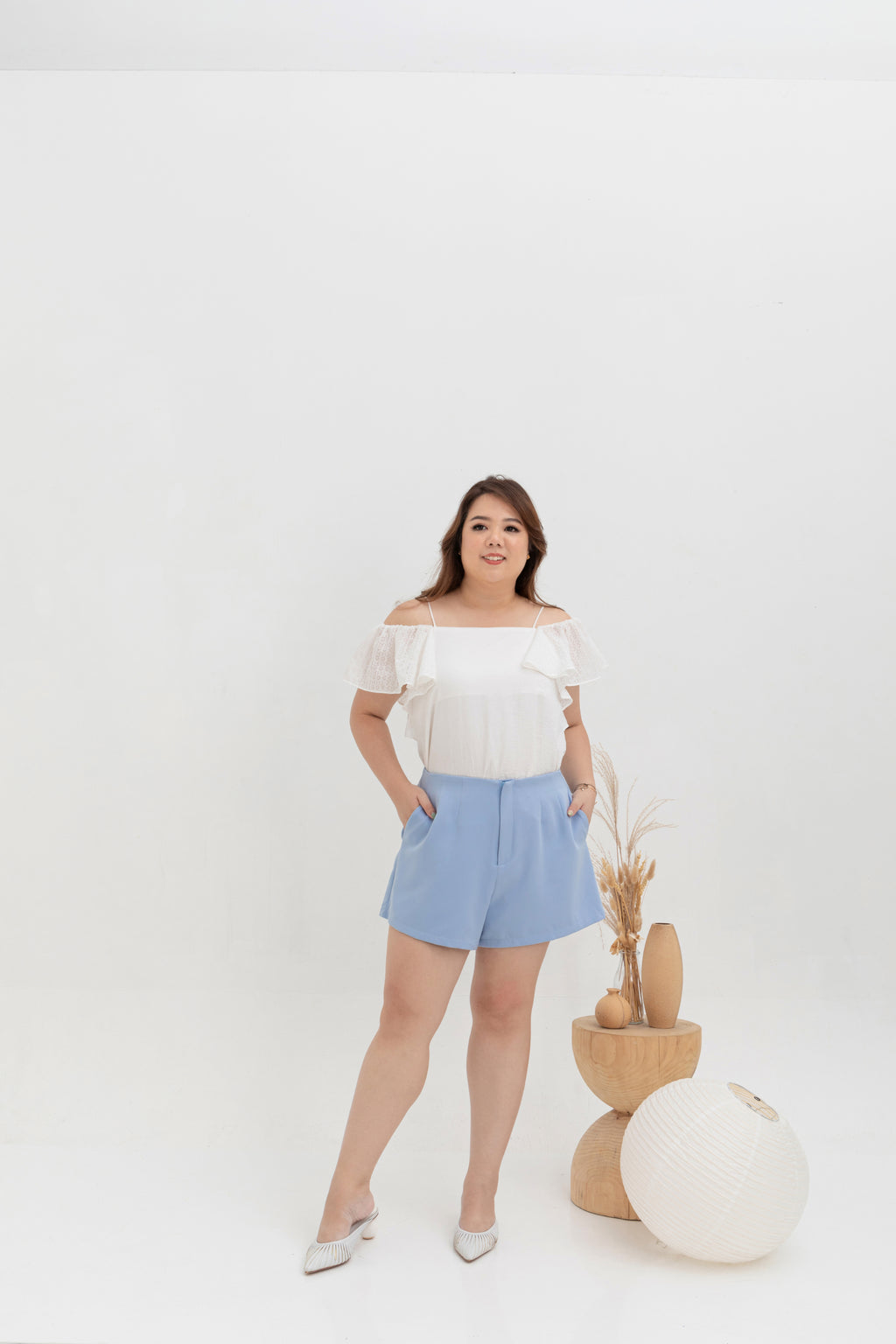 Classic Taper Mid-Waist Shorts (Blue)