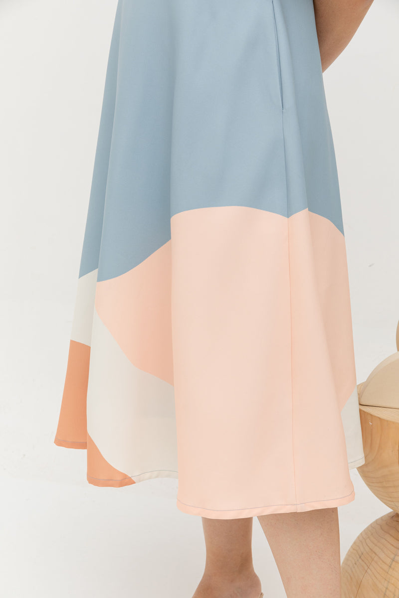 Eloise Cold Shoulder Dress (édition limitée print - Sunrise Sky)