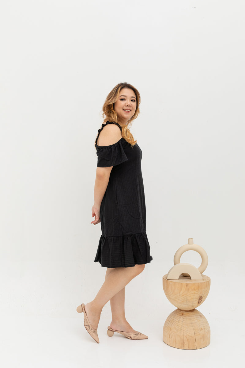 Casual Cold Shoulder Dress (Black)