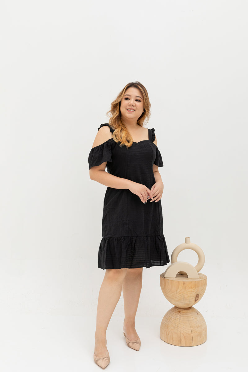 Casual Cold Shoulder Dress (Black)